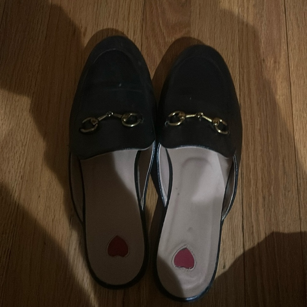 G inspired , gently used , fits more like a size 8
